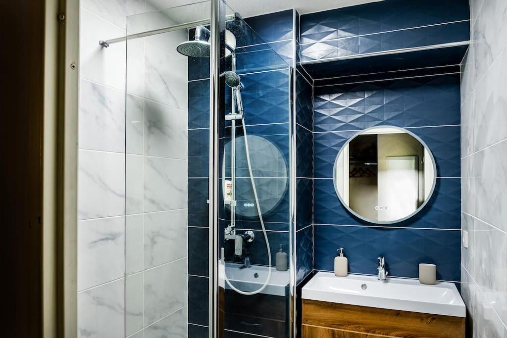 Lourde Center Apartment 3 Bed With Parking Лурд Екстериор снимка